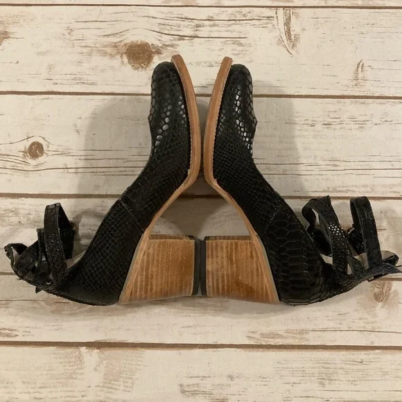 Freebird By Steven Randi Black Embossed Snake Skin Heel Size 8 - Picture 9 of 10